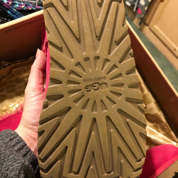 Bailey bow uggs - Picture 2 of 8